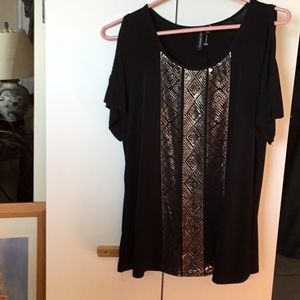 Open shoulder top